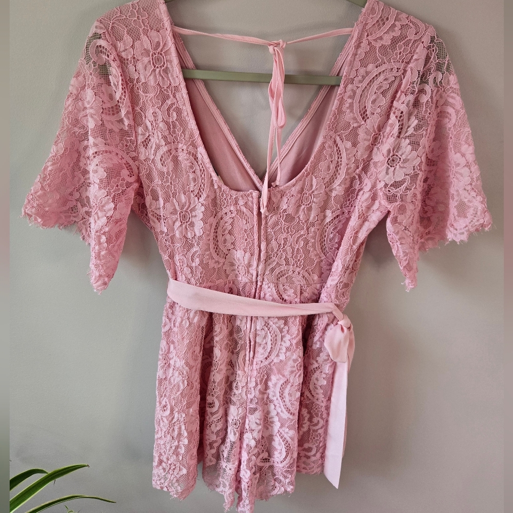 Francesca’s Blush Pink Floral Lace Romper - Picture 3 of 10